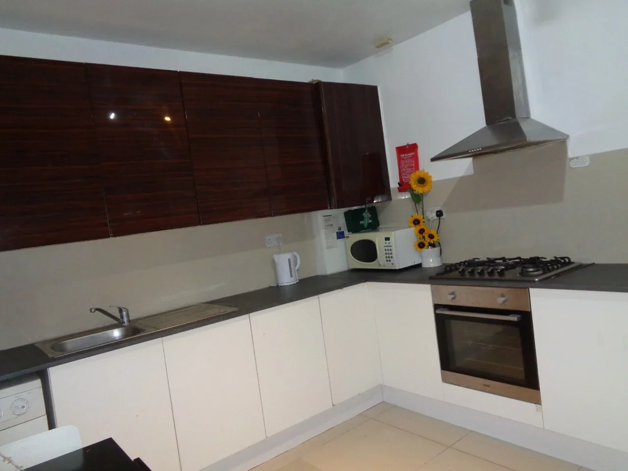 Flat Bulwer Road in Greater London