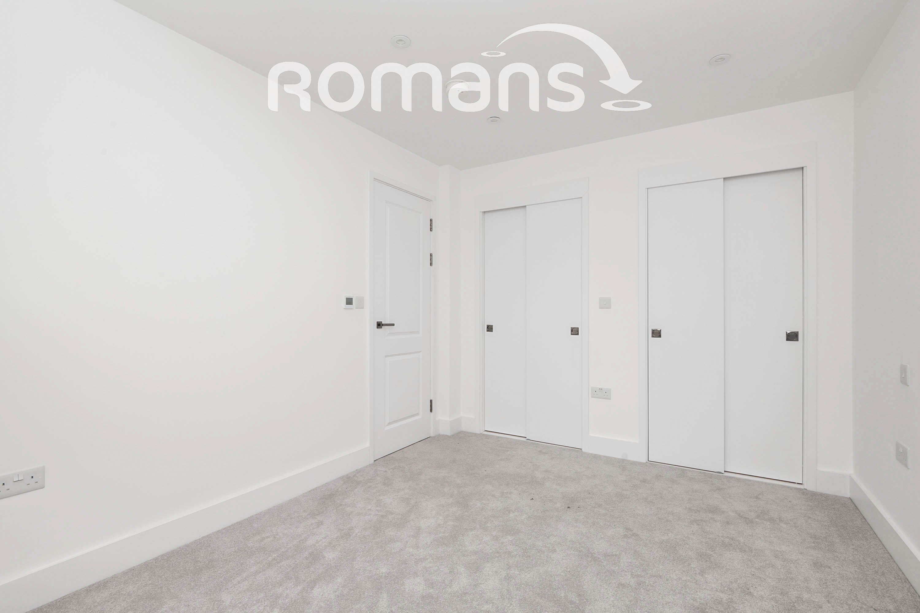 Flat Lyon Way in Camberley