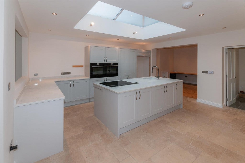 House Court Drive in Tewkesbury