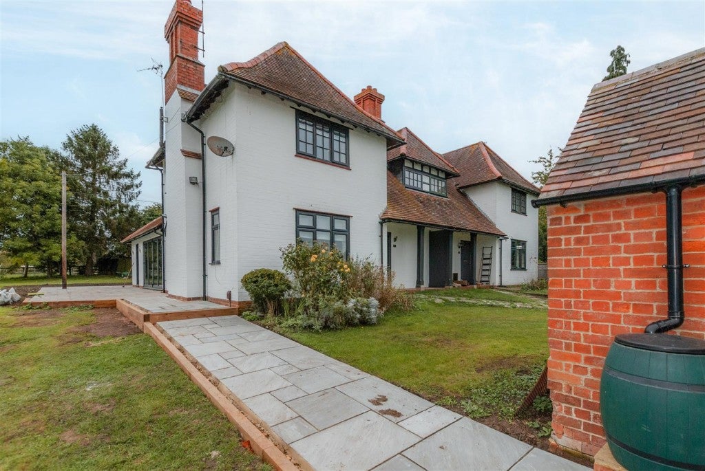 House Court Drive in Tewkesbury