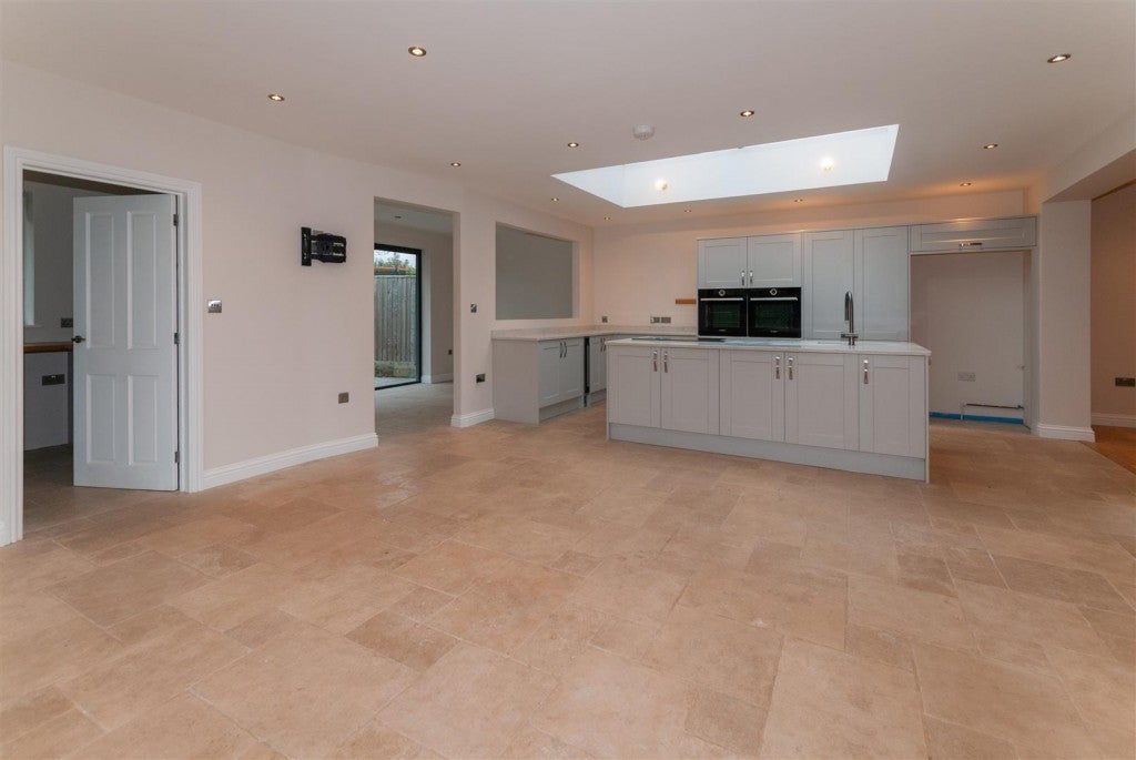 House Court Drive in Tewkesbury