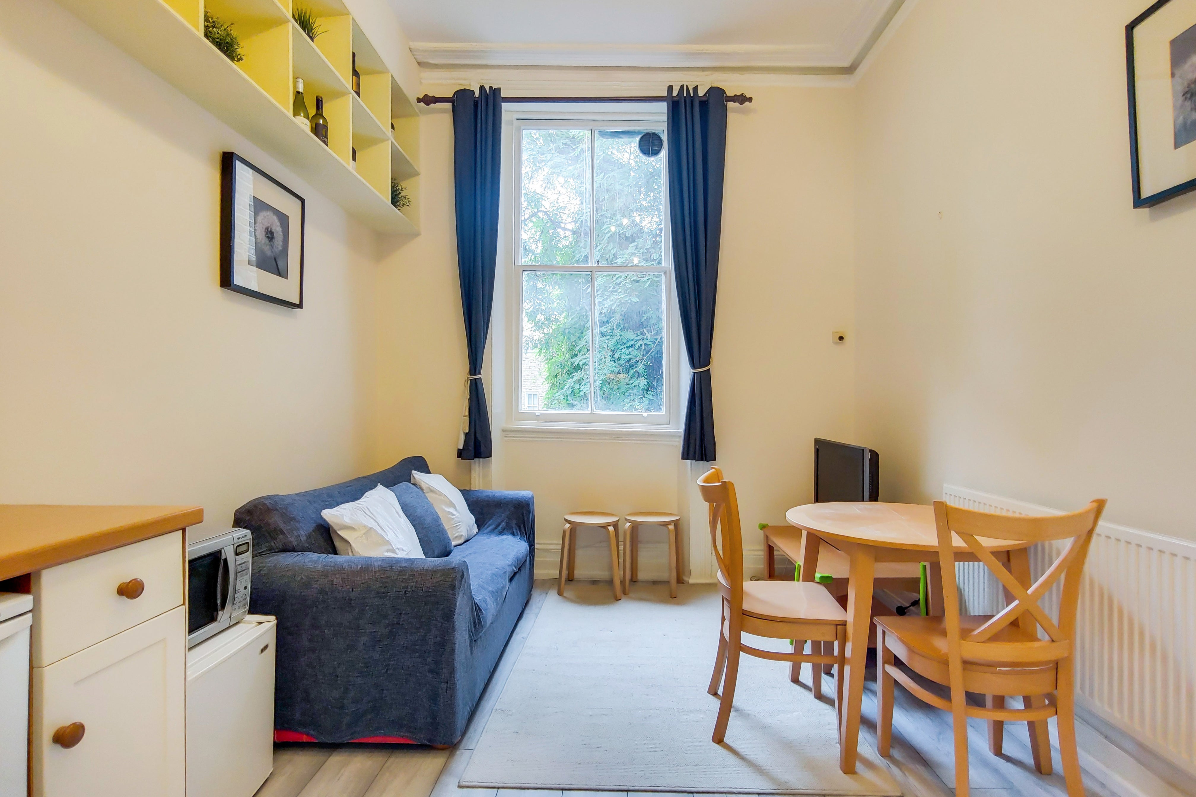 Flat Finborough Road in Greater London