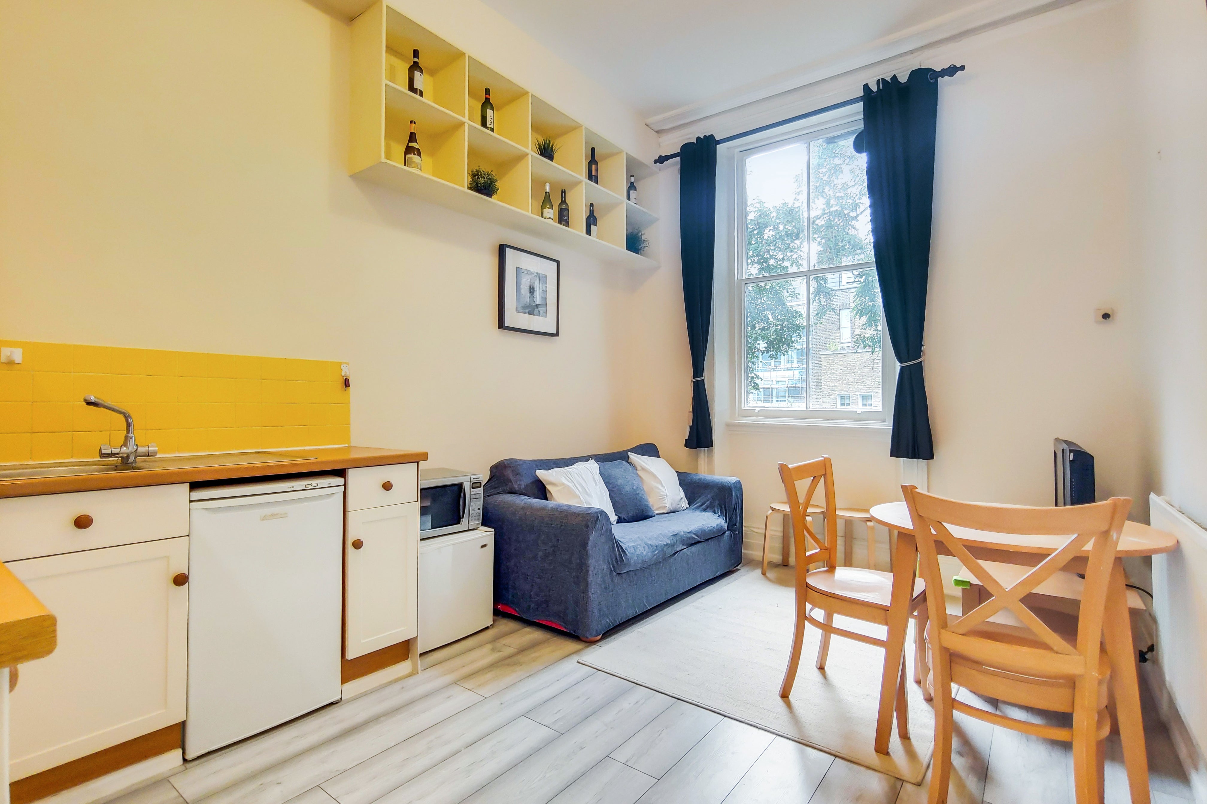 Flat Finborough Road in Greater London