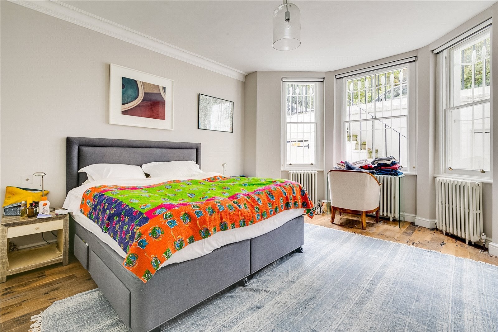 Flat Onslow Gardens in Greater London