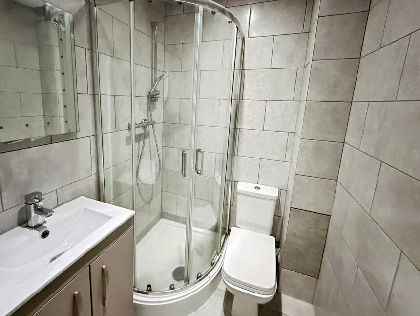 Flat Blackwall in Calderdale