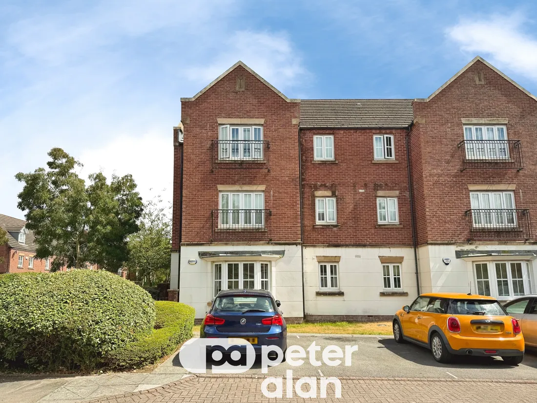 Flat Threipland Drive in Cardiff