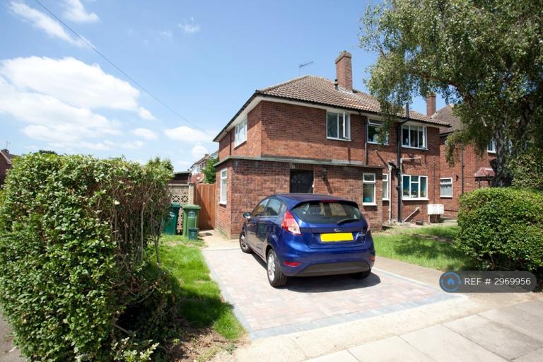 House Seaton Drive in Borough of Spelthorne