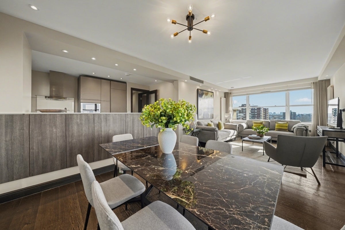 Flat Boydell Court in Greater London