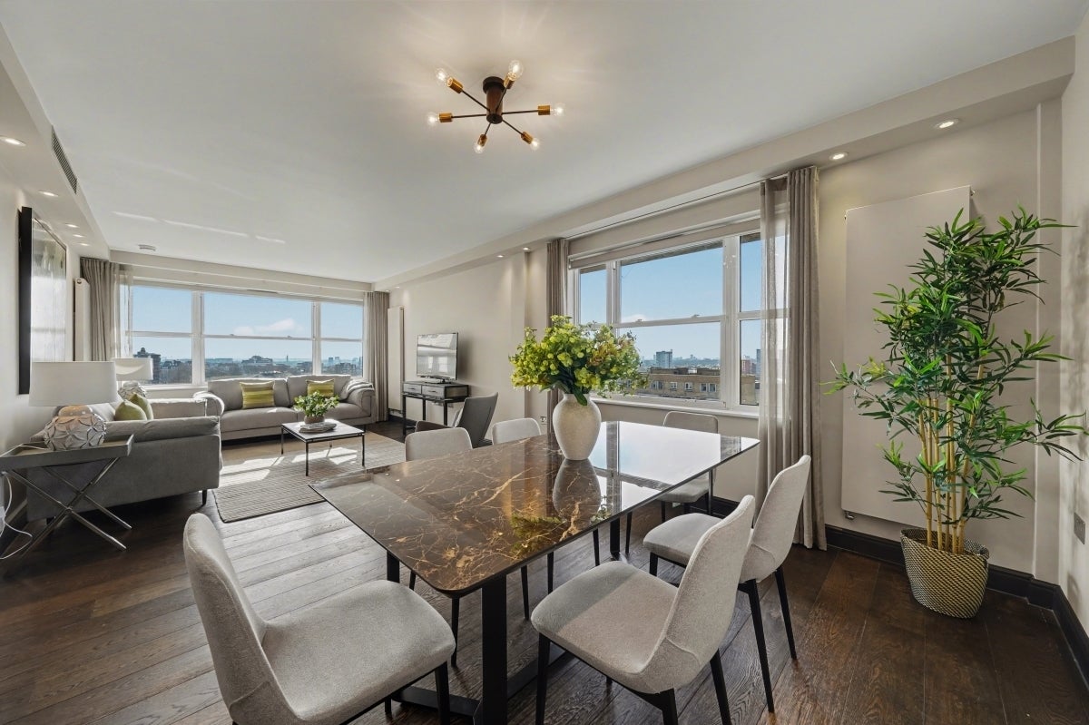 Flat Boydell Court in Greater London