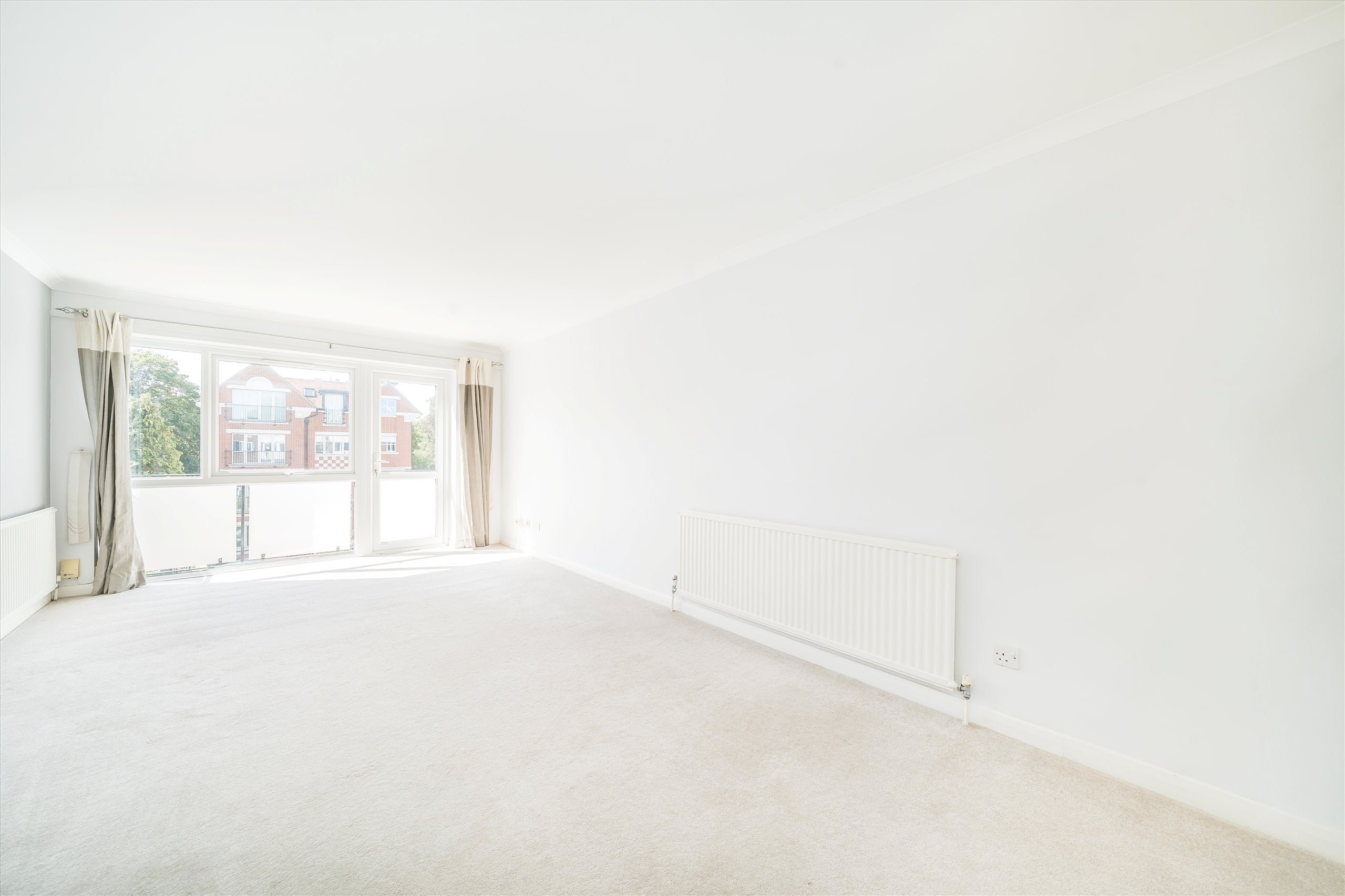 Flat Clifton Road in Greater London