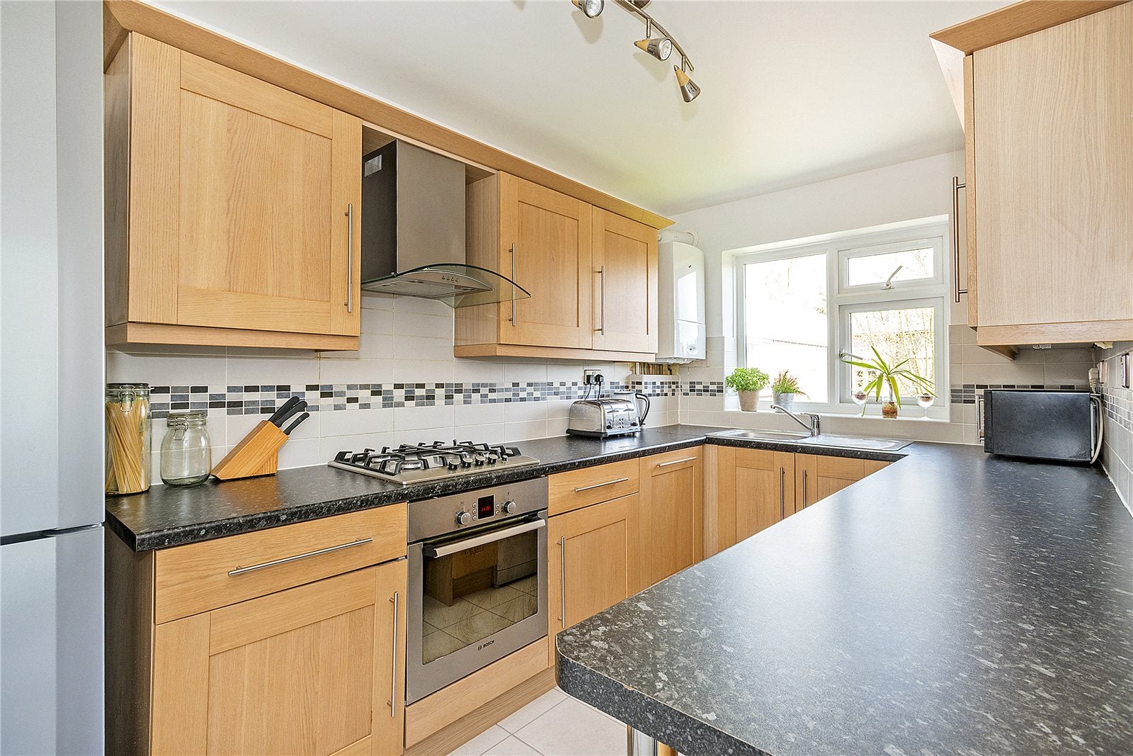 Flat Clifton Road in Greater London