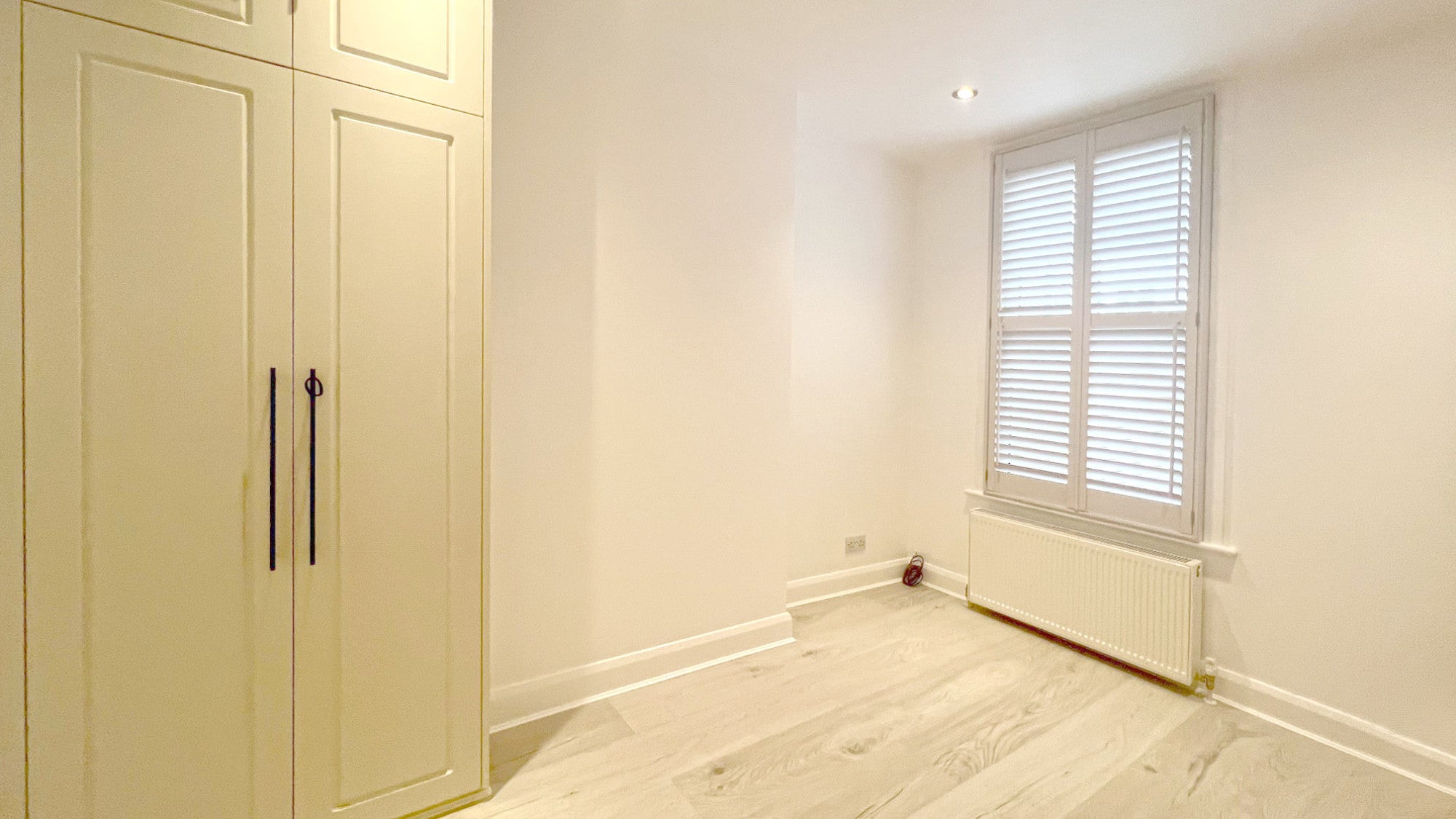 Flat Gliddon Road in Greater London
