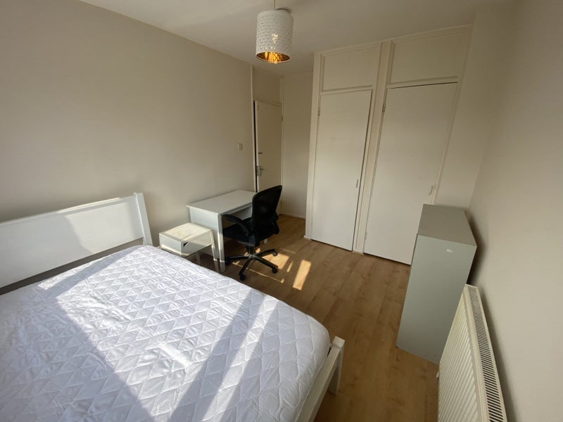 Room Combine Way in Greater London