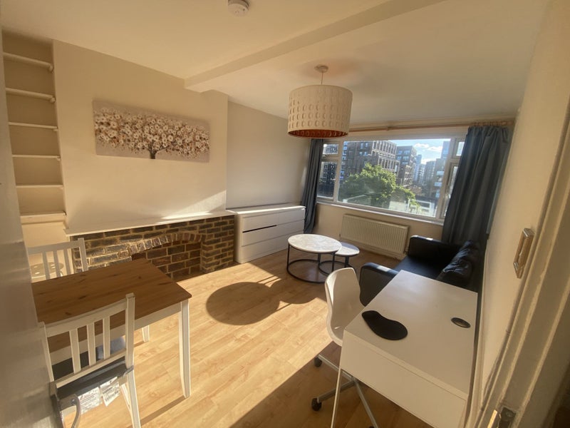 Room Combine Way in Greater London