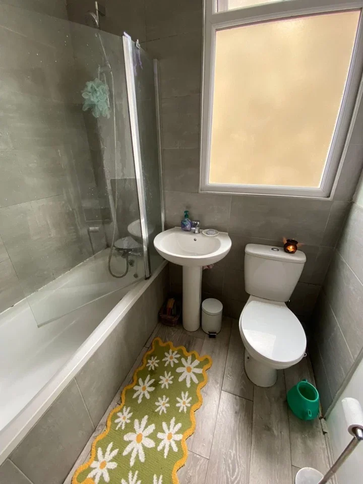Flat Northbrook Road in Greater London