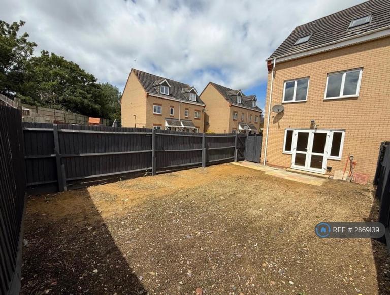House Brunel Drive in Biggleswade