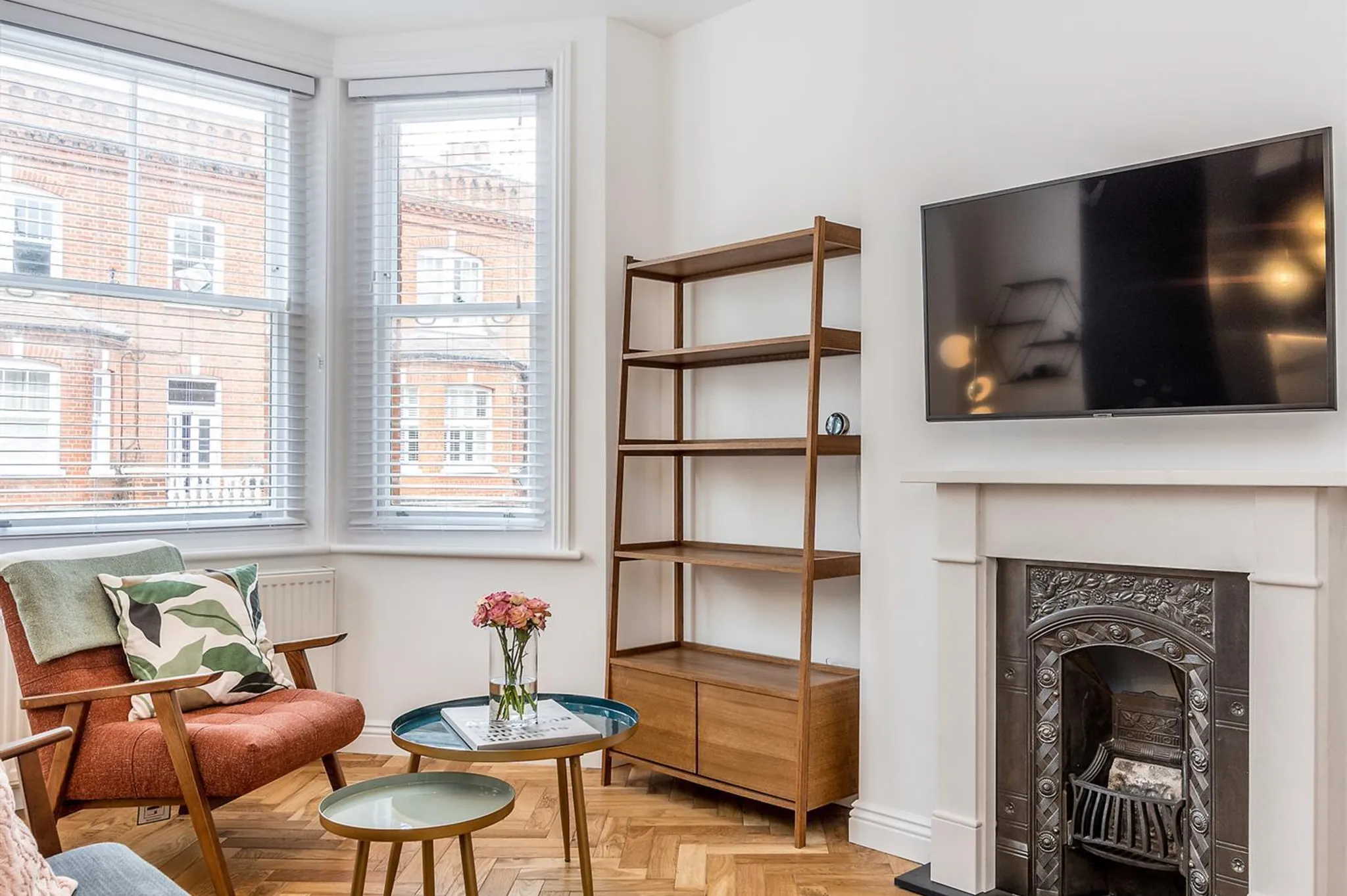Flat Fairholme Road in Greater London