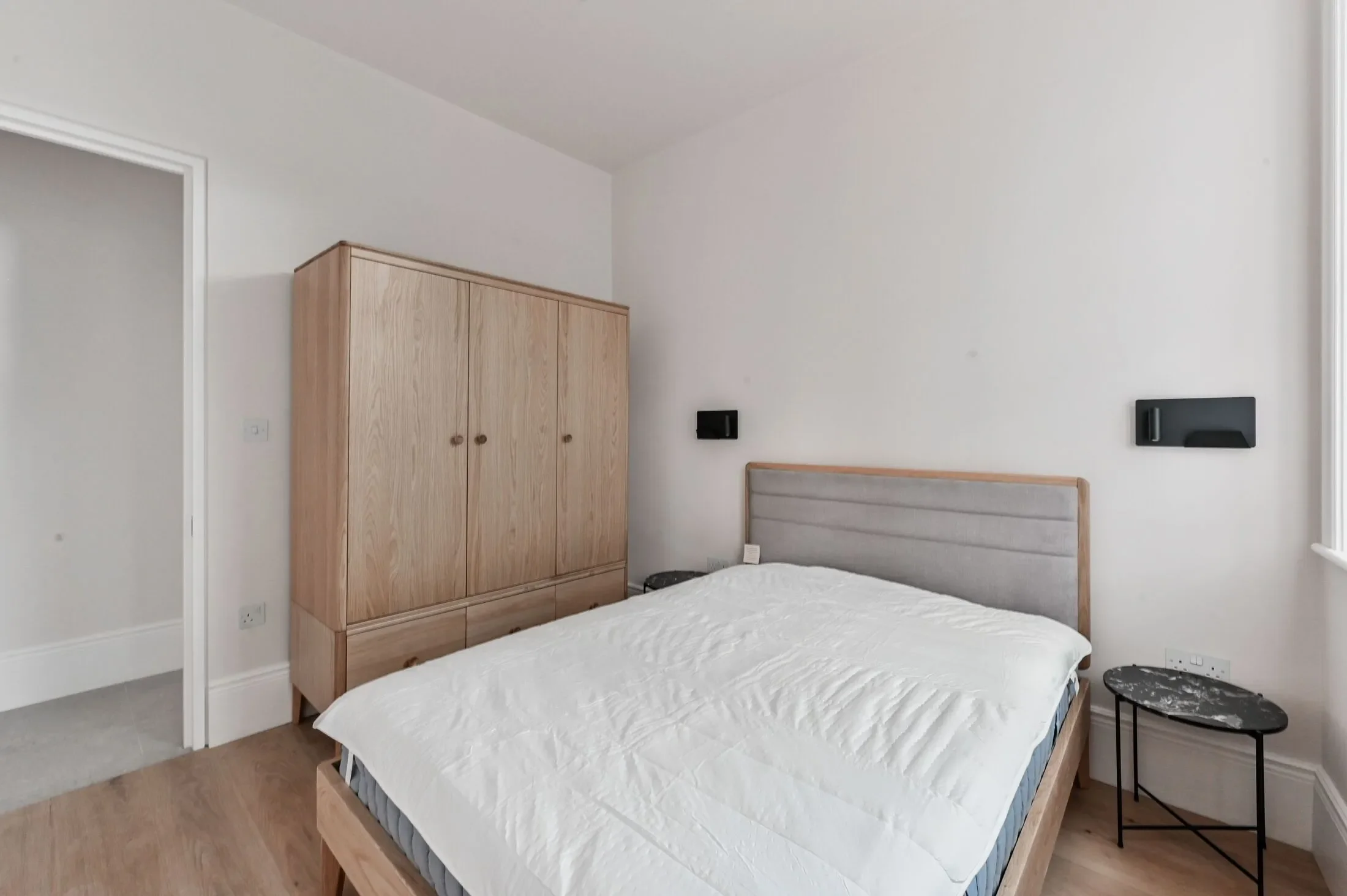 Flat Upper Street in Greater London
