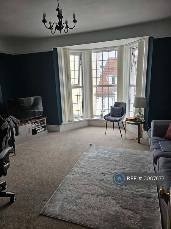 Flat Kenilworth Road in Portsmouth