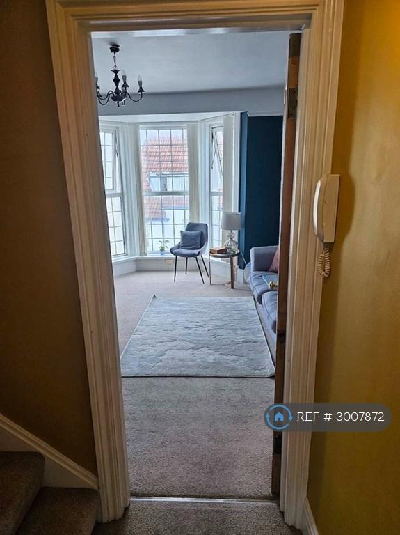 Flat Kenilworth Road in Portsmouth