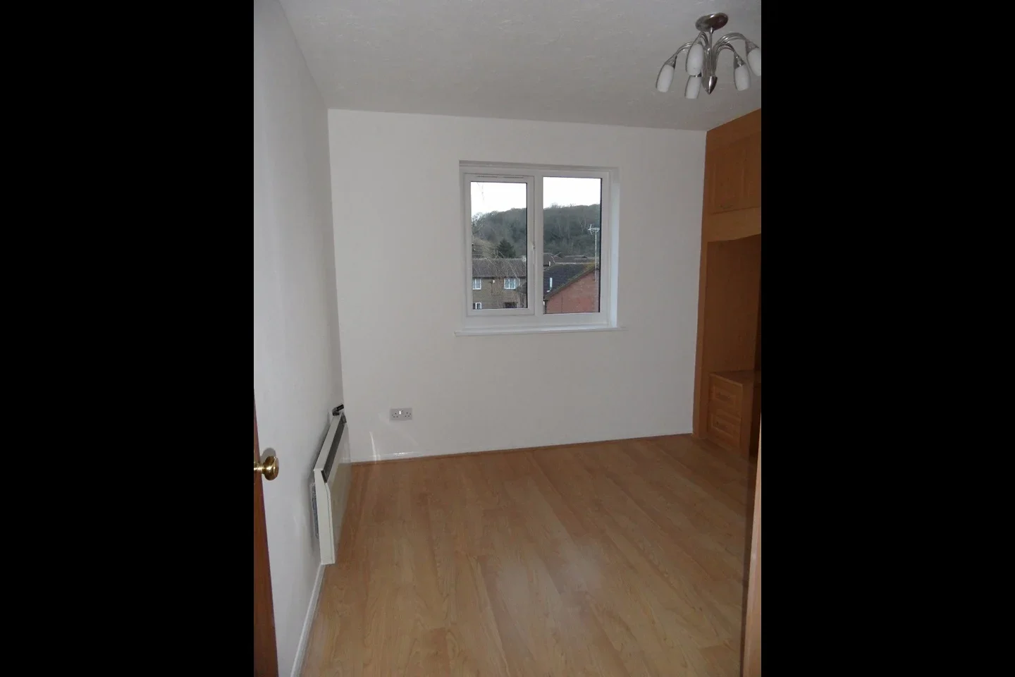 Flat Halifield Drive in Greater London