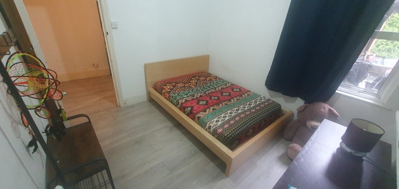 Room Ballards Lane in Greater London
