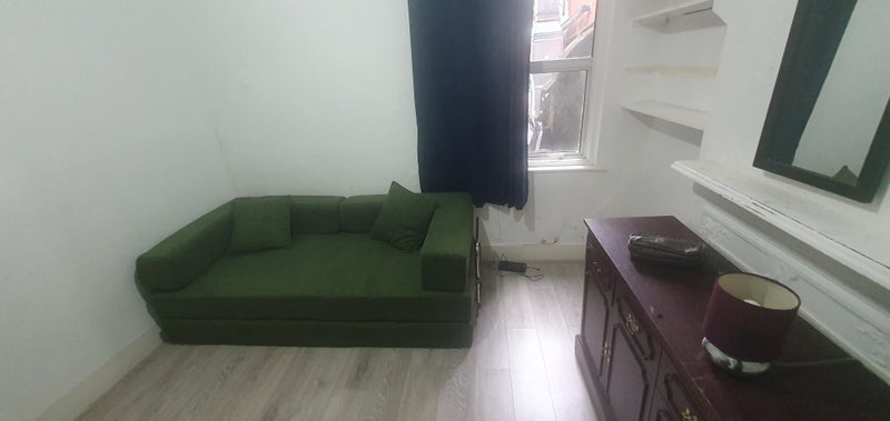 Room Ballards Lane in Greater London