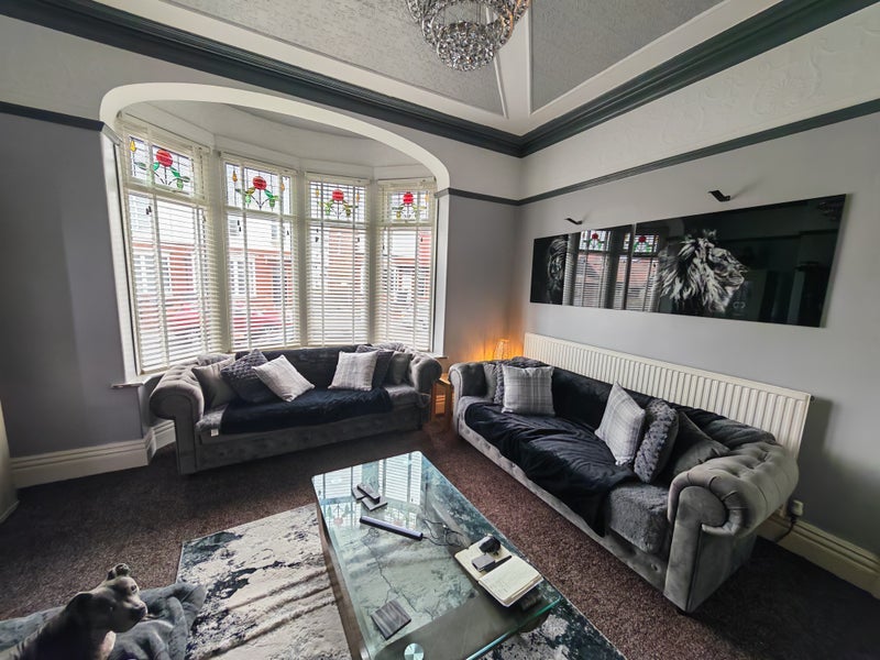 Room Gloucester Avenue in Blackpool
