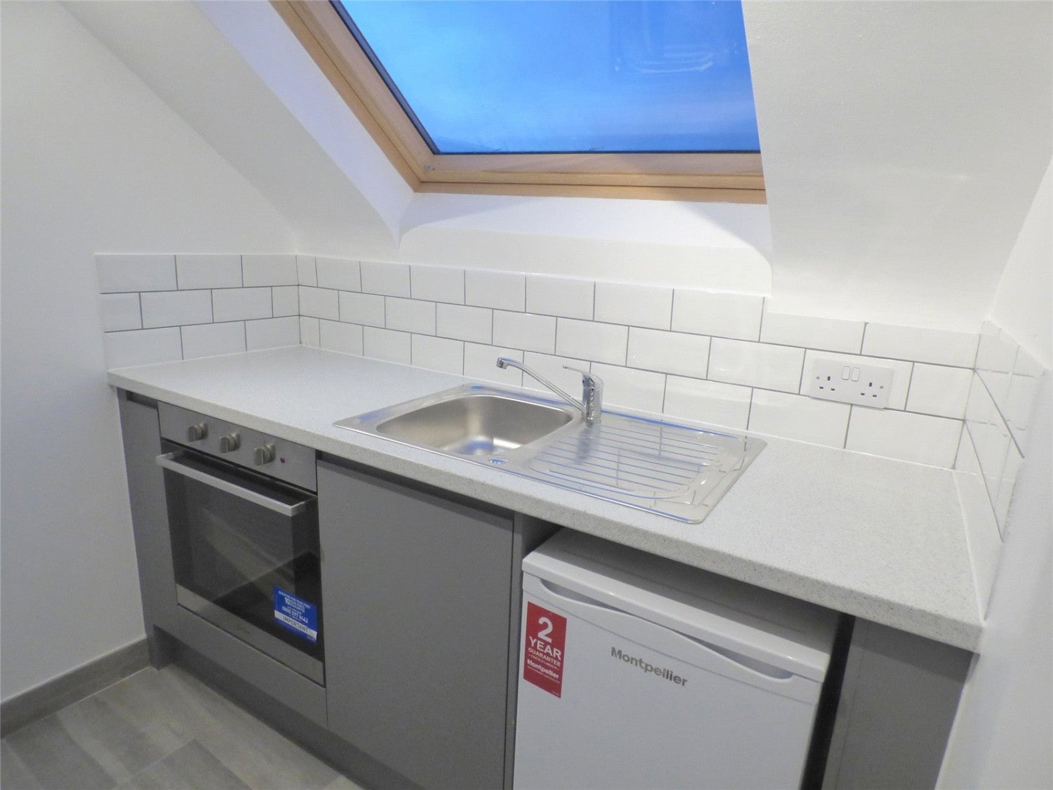 Flat Woodland Way in Greater London