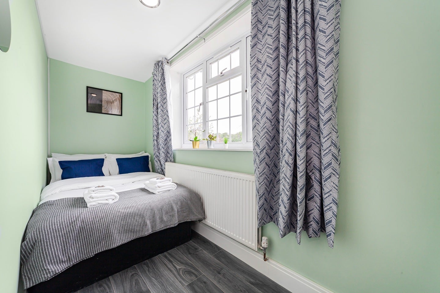 Flat Framlingham Crescent in Greater London
