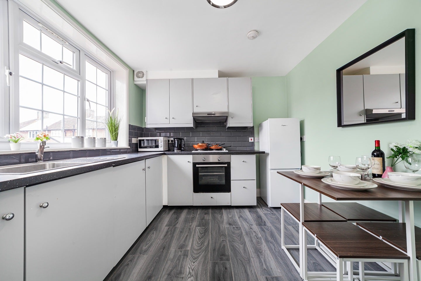 Flat Framlingham Crescent in Greater London