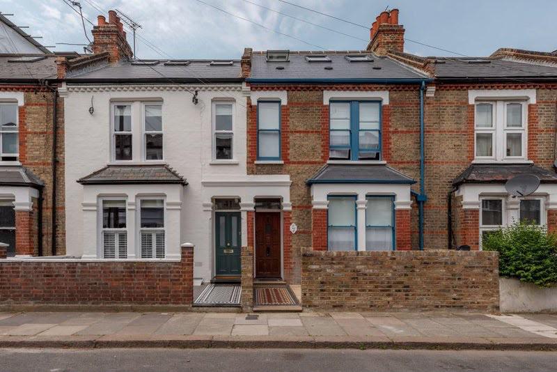 Room Percy Road in Greater London