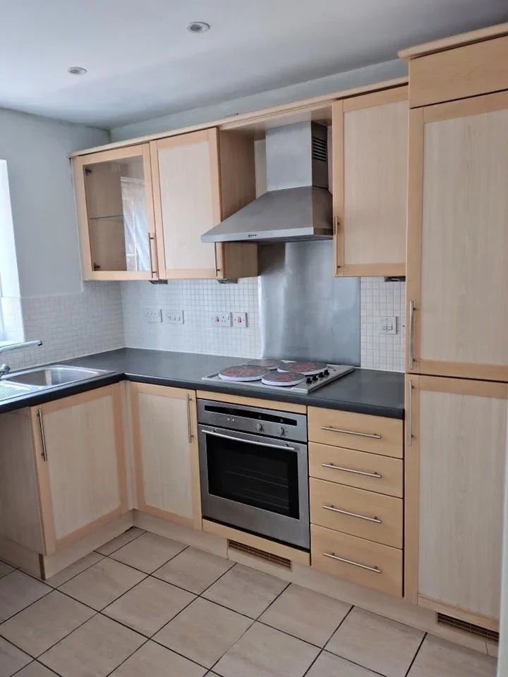 Flat Mallard Crescent in Borough of Swale