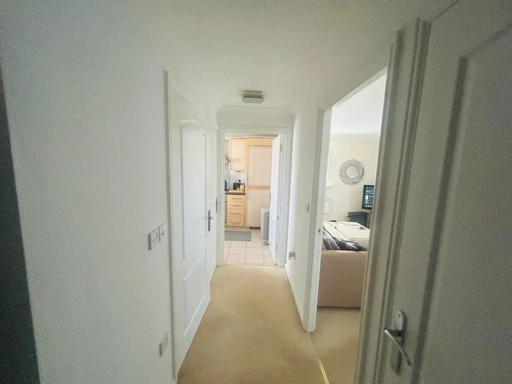 Flat Mallard Crescent in Borough of Swale