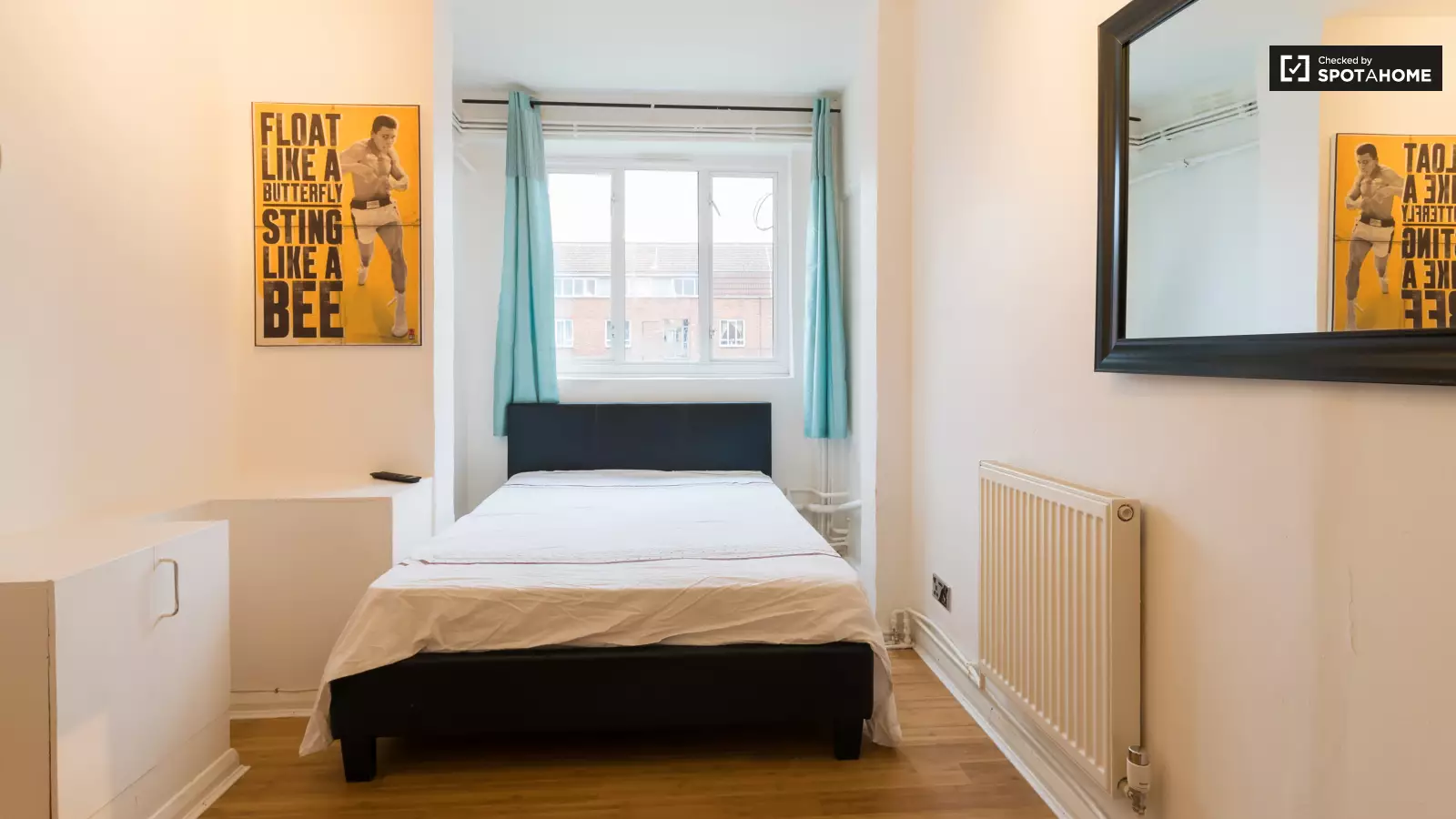 Flat Borrodaile Road in Greater London