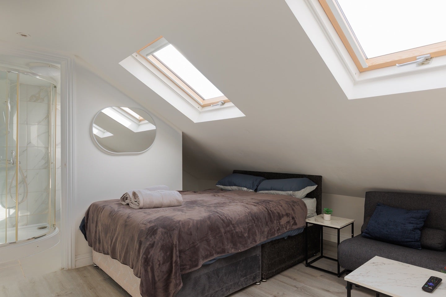 Flat Valnay Street in Greater London