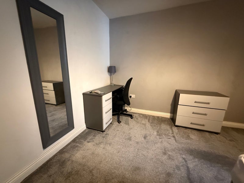 Room Southmead Road in Bristol
