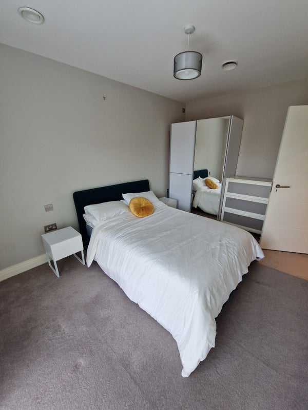 Room Atherton Road in Greater London
