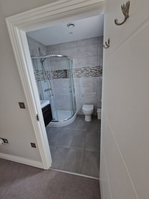 Room Atherton Road in Greater London