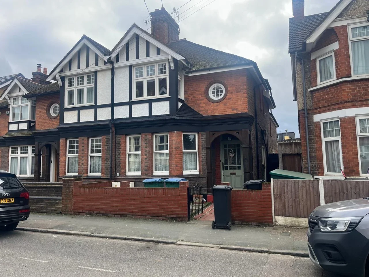 Flat Wellington Road in Watford