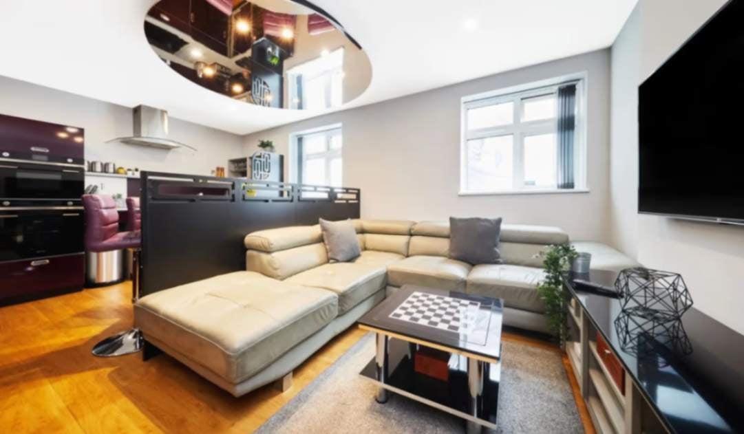 Flat Hertford Square in Coventry