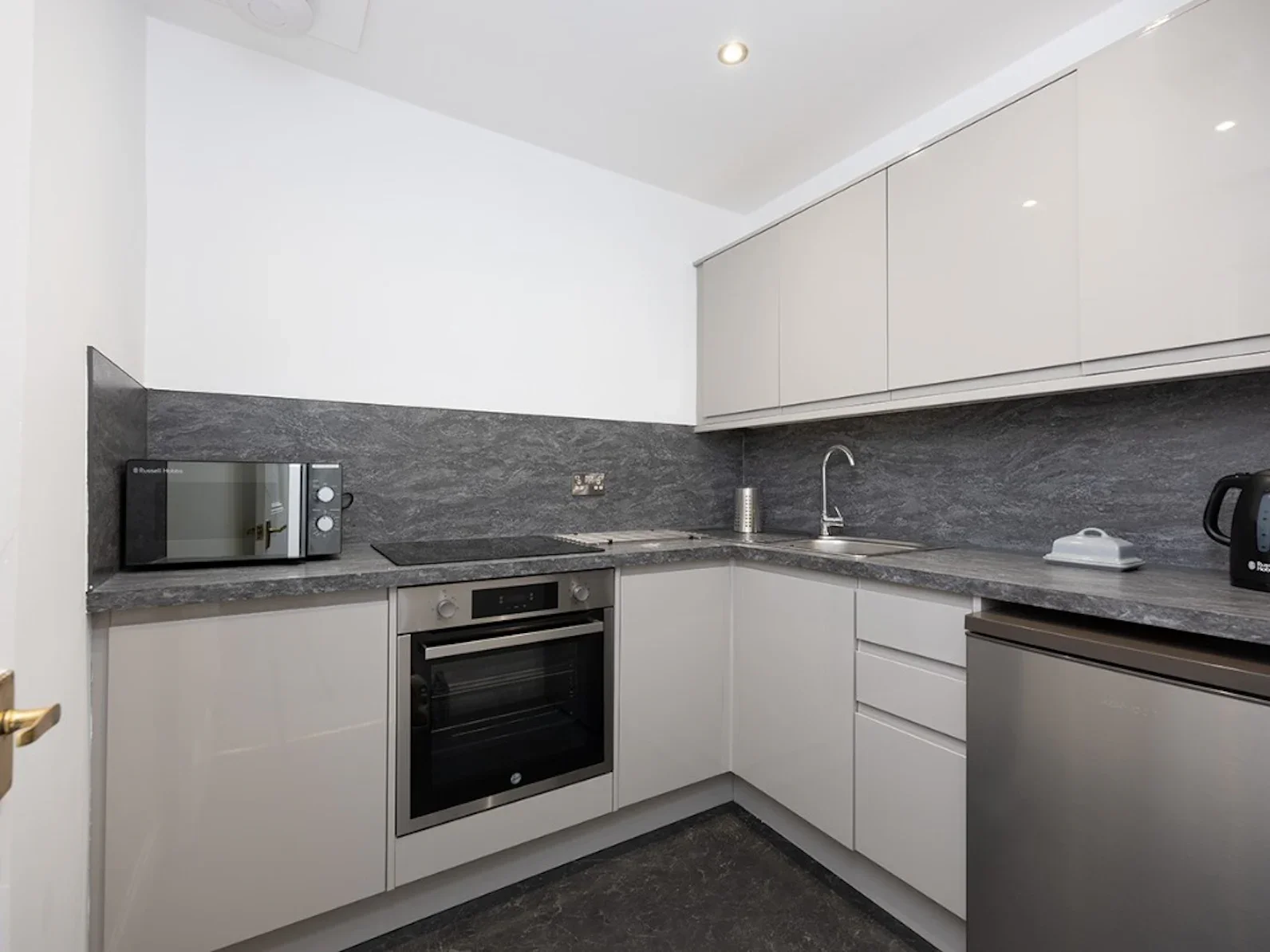 Flat Haymarket Terrace in City of Edinburgh