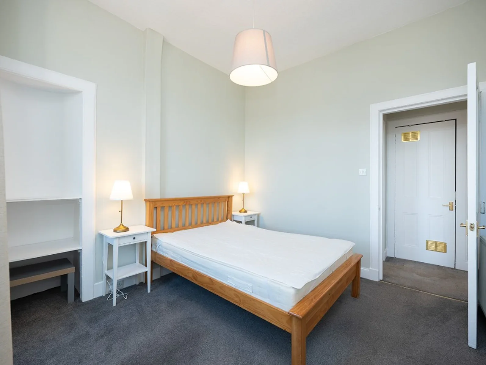 Flat Haymarket Terrace in City of Edinburgh