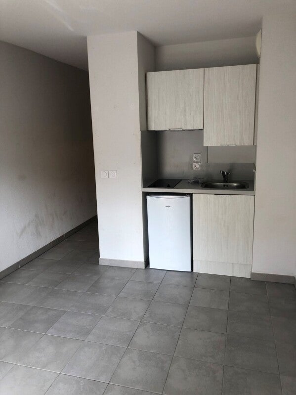 Flat Rue de Pîtres in Franqueville-Saint-Pierre