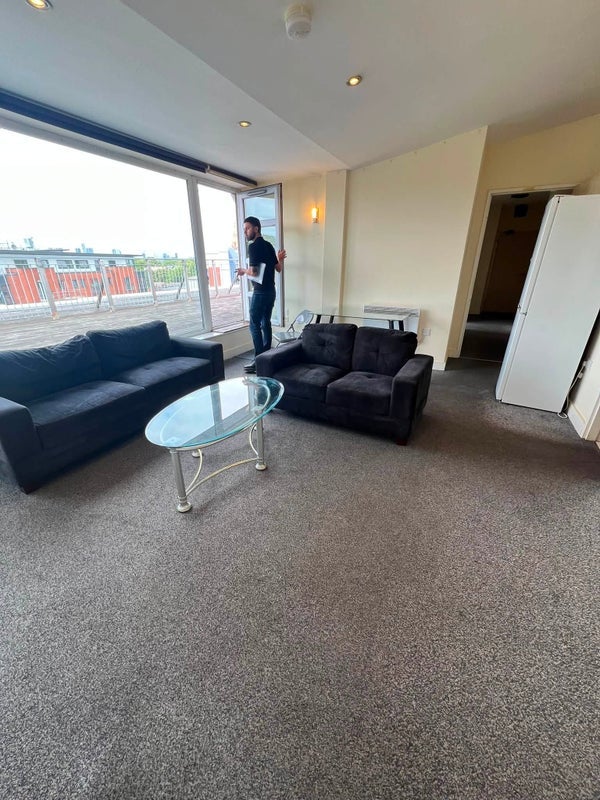 Room Wilmslow Road in Manchester