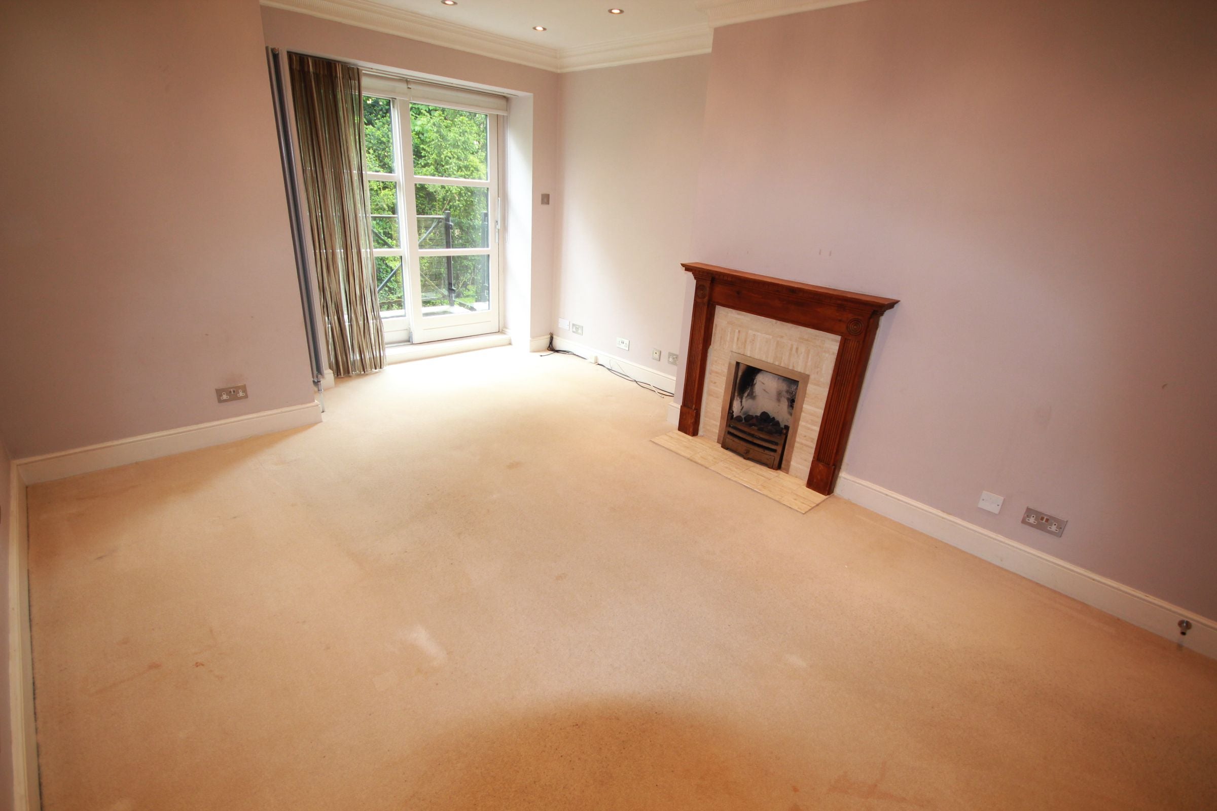 Flat Gooden Court in Greater London
