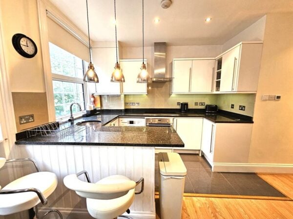 Flat Chambon Place in Greater London