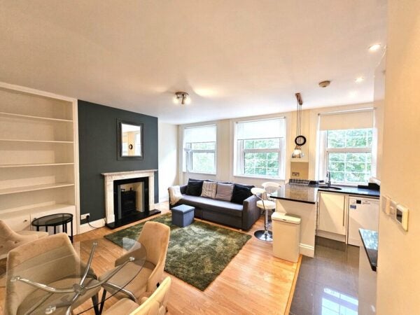 Flat Chambon Place in Greater London