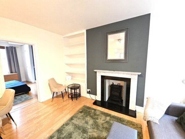 Flat Chambon Place in Greater London