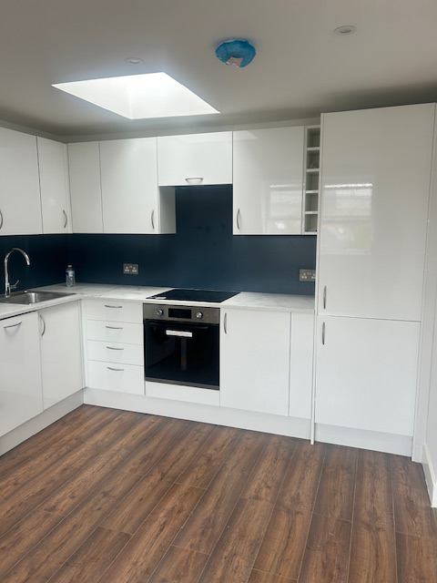 Flat Netherwood Road in Greater London